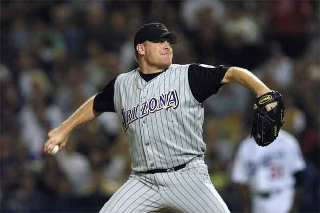 Curt_Schilling-2001-WS-Game3-2
