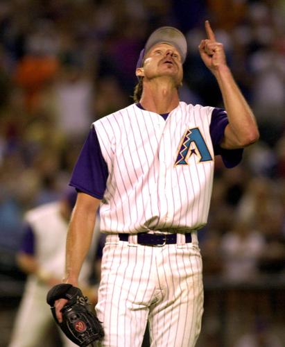 Randy_Johnson-2001-WS-Game7-2